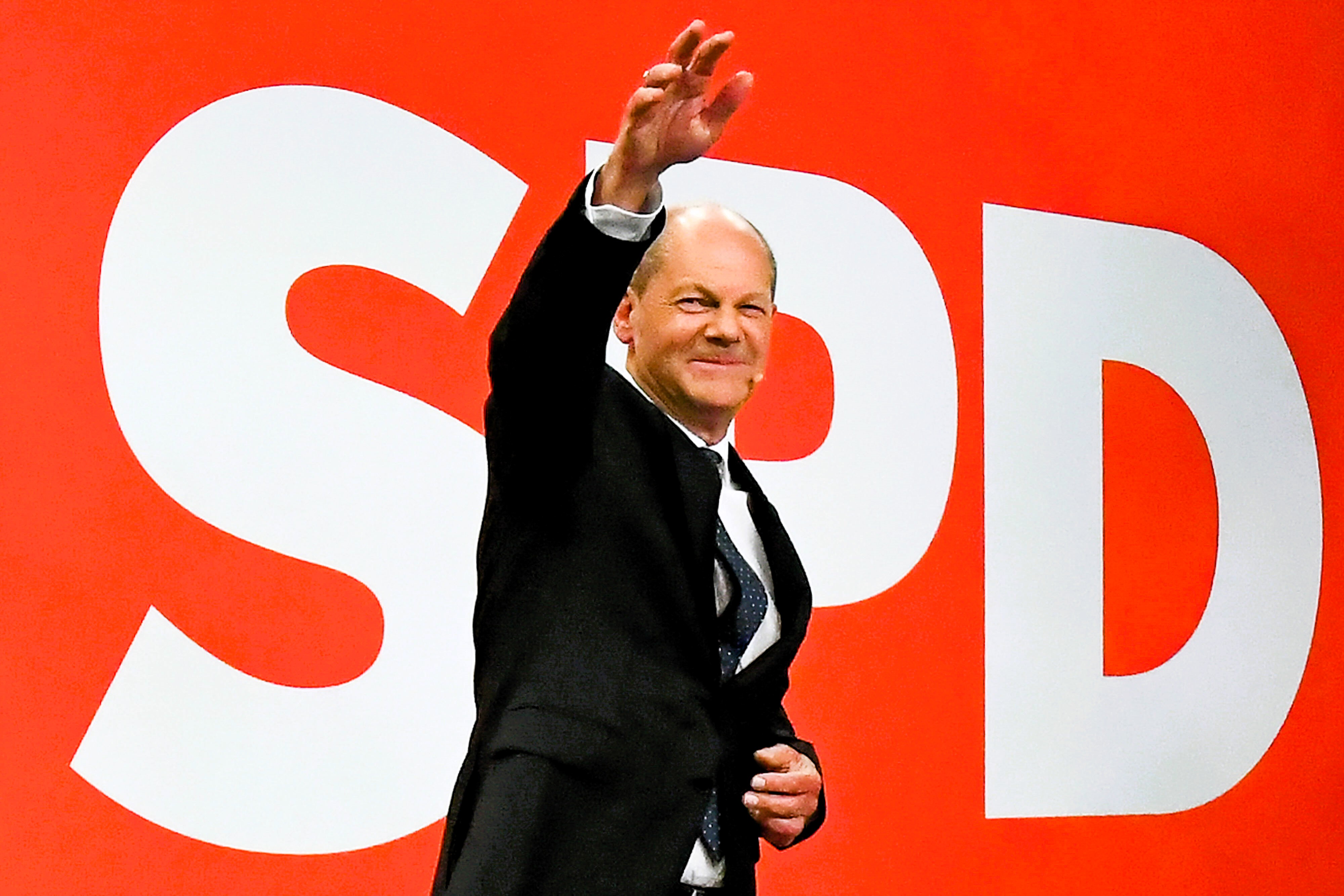 K.O.-Tropfen Attacke auf Olaf Scholz! Auf SPD-Fest - mehrere Menschen Opfer von Anschlag!