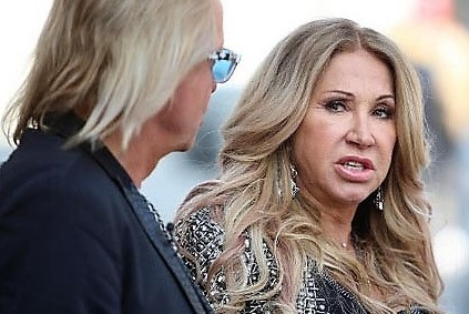 Carmen Geiss - verpfuschte Schönheits-OP? Fans besorgt - kann sie Ihr Gesicht nicht mehr bewegen?